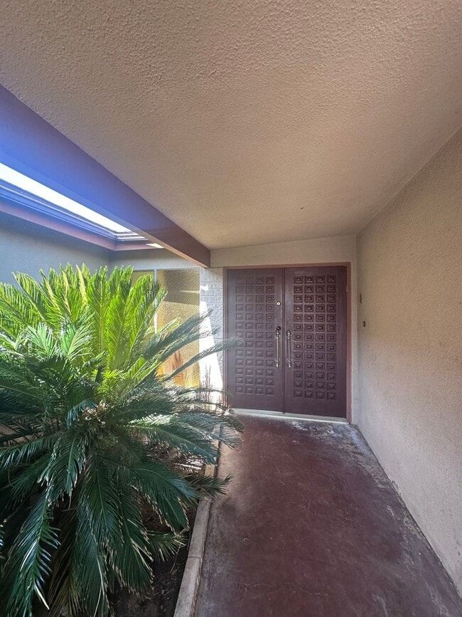 Building Photo - 5140 Catoctin Dr Unit 5140