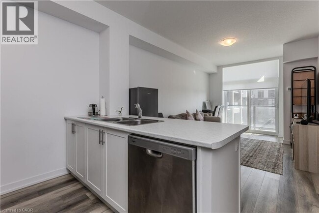 Photo - 470 Dundas St E Unit 317