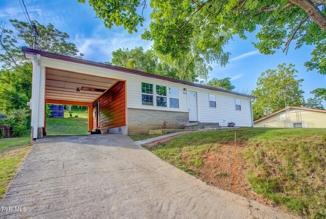 Building Photo - 2540 Volunteer Pkwy