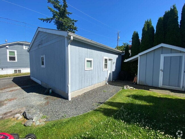 Building Photo - Quiet, Cozy Studio Home Located in York Ne... Unit B