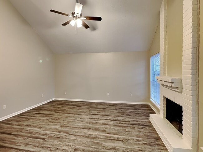 Photo - 8314 Greenleaf Lake Dr