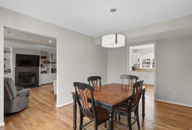 4843 Willett Pky