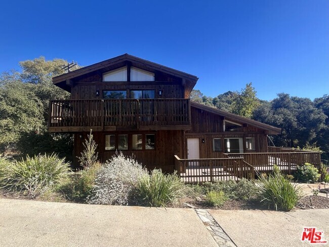 Building Photo - 22010 Topanga School Rd Rental