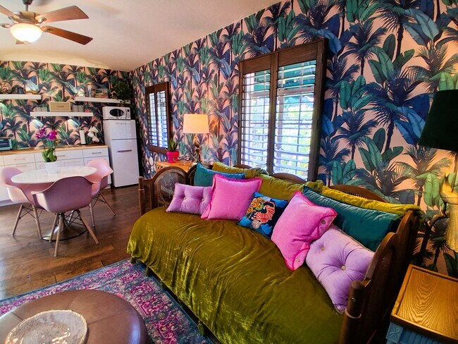 451 Woodland Dr Unit Apartment