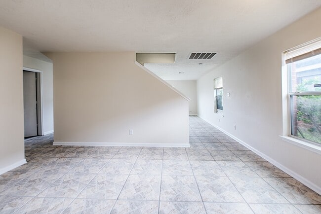 Photo - 8139 Sanders Glen Ln