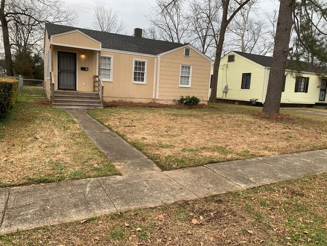 Building Photo - Back on the Market! Now Available! Rental