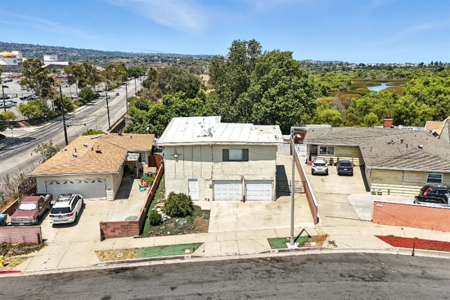 Building Photo - 1467 N Campus Ave Rental