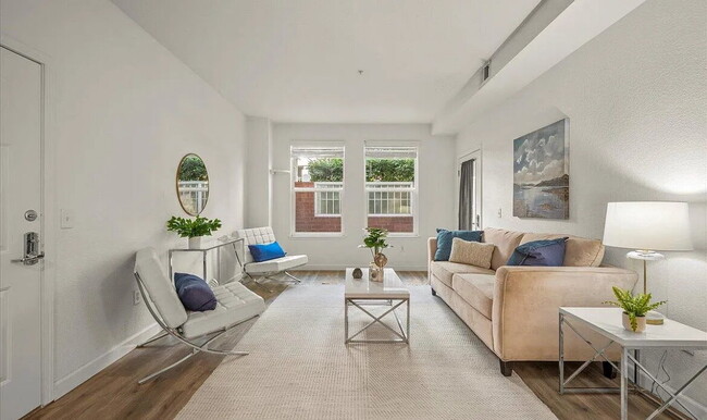 Building Photo - Charming Downtown San Jose condo located a...