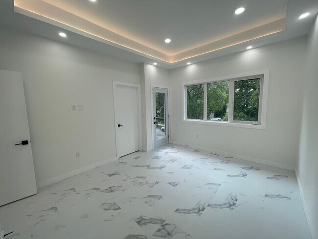 Photo - 1044 Dumas Ave