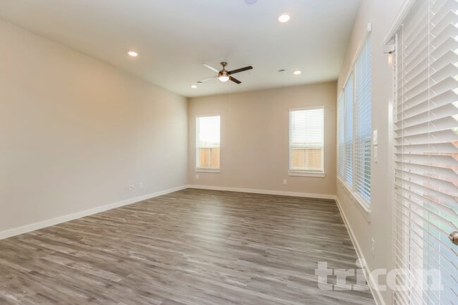 Photo - 9835 Willow Creek Commerce Dr