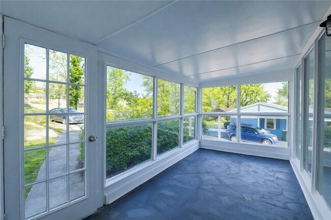 Photo - 1026 Lynhurst Dr SW