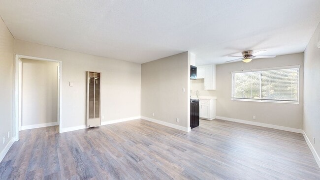 Photo - 1913 11th St - TWO bedrooms AVAILABALE !