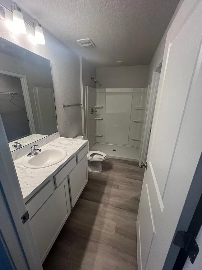 Photo - 840 Hartshill Pl