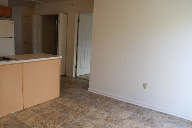 Photo - 12 W High St