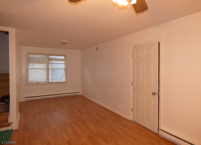 Photo - 8 N Glen Ave