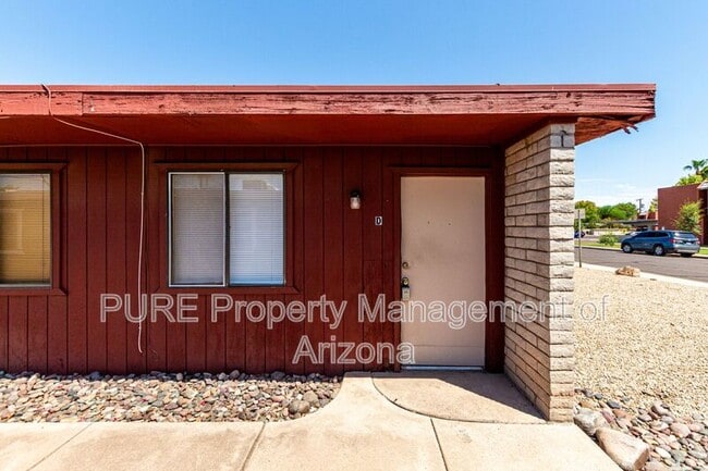 Building Photo - 810 W 2nd St Rental