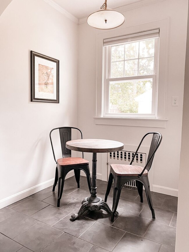 Photo - Short-Term Single Family Home Rental - Desirable Neighborhood