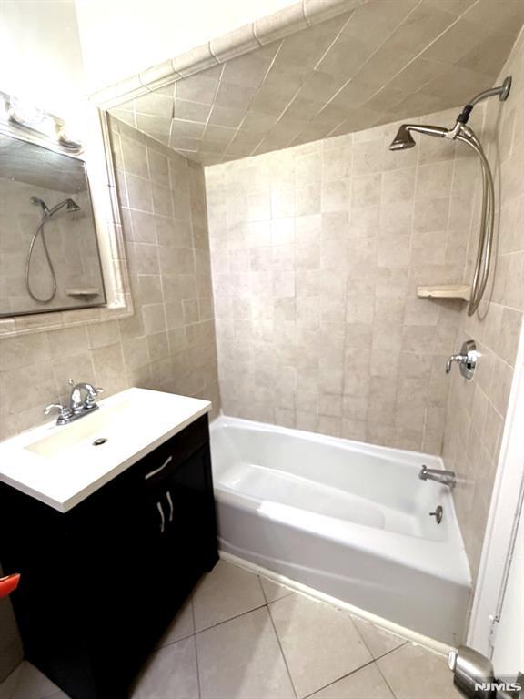 Photo - 265 Elm St