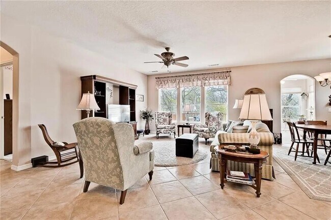 Photo - 15 Glenbrook Ln