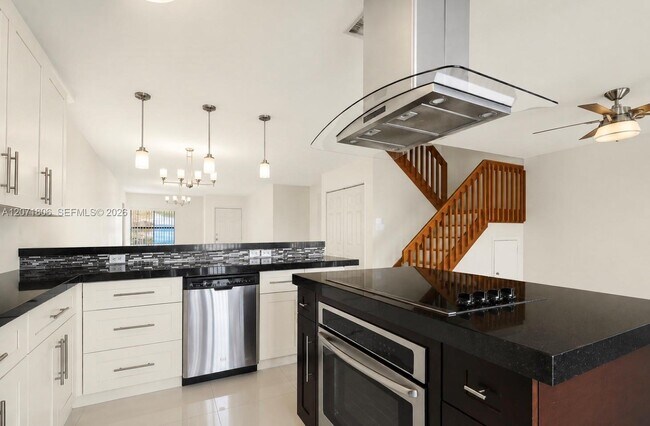 Photo - 2561 W 60th Pl