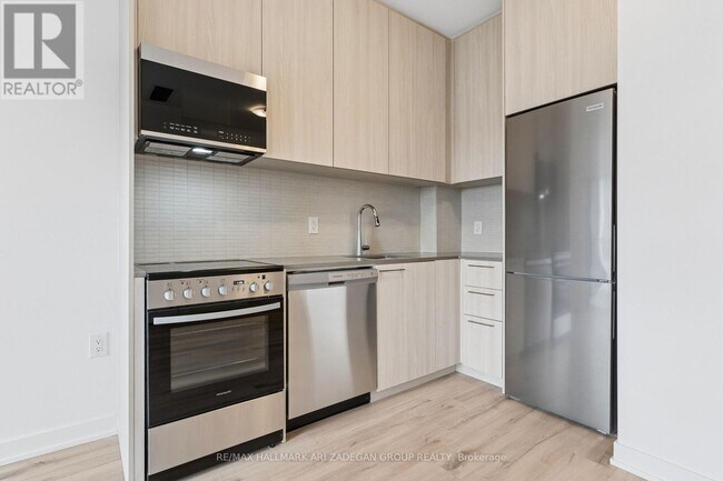 Photo - 7437 Kingston Rd Unité 820