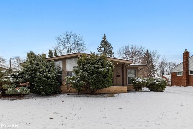 Photo - 5342 Streefkerk Dr