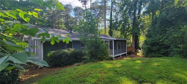 Photo - 2497 Wentworth Dr NE