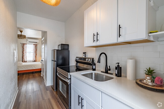 Estudio que cumple con la ADA, 1BA - 440SF - Cocina - Satoshi Sol-FULLY FURNISHED AND ALL INCLUSIVE