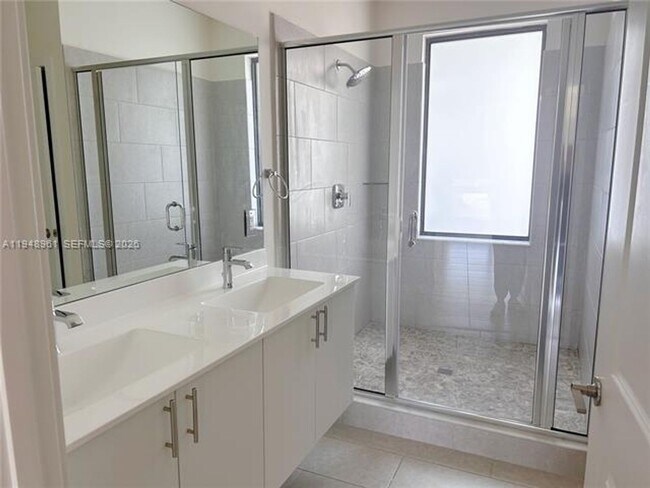 Photo - 8001 NW 41st St Unidad 8001 NW 41 St # 409