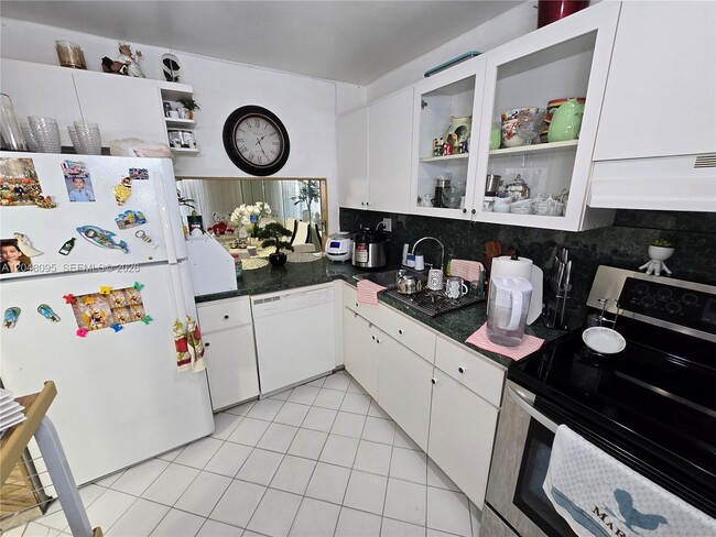 Photo - 1555 W 44th Pl Unit 235