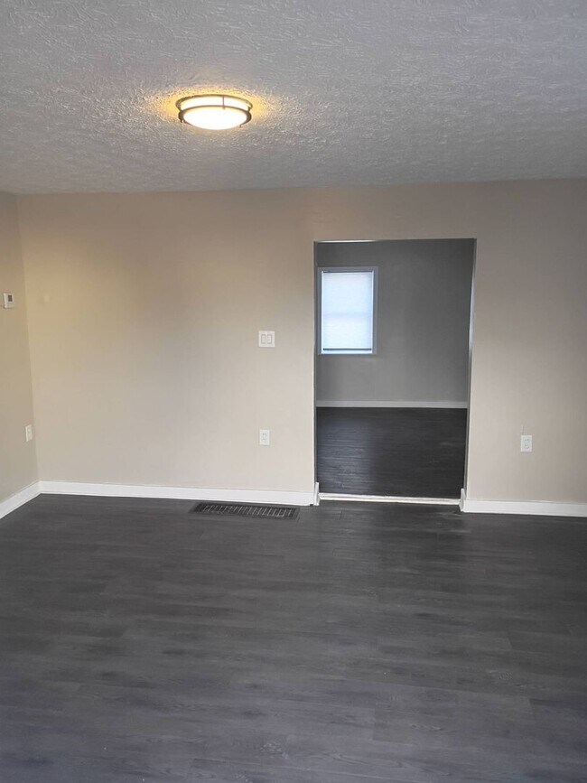 Photo - Charming 3 - Bedroom Property in Prime Location