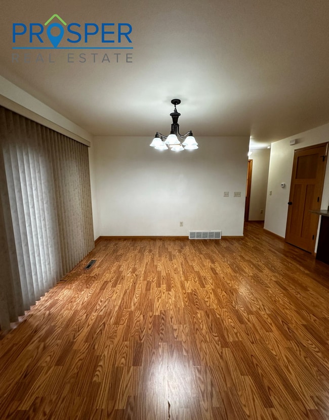 Photo - Charming Comfort Meets Prime Eau Claire Location!