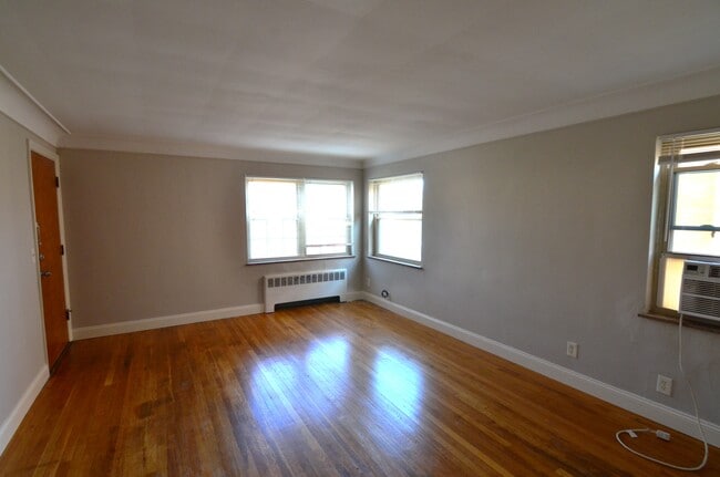 Building Photo - 1623 Section Rd Unit 2