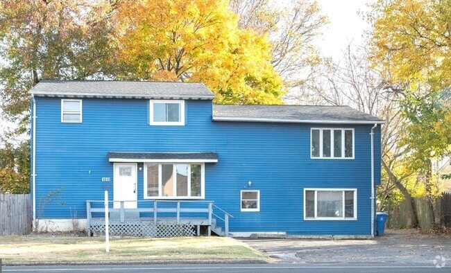 Building Photo - Spacious 6 bedroom - **1 MONTH FREE RENT** Rental