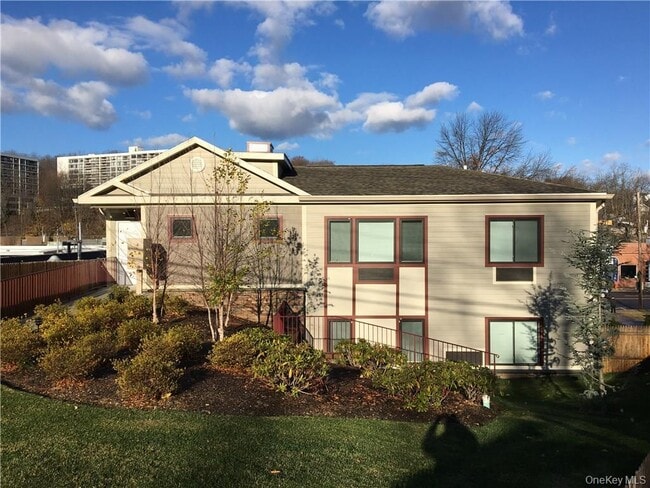 Photo - 160 Chatterton Ave Unit #1A