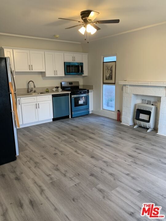 Building Photo - 627 W 79th St