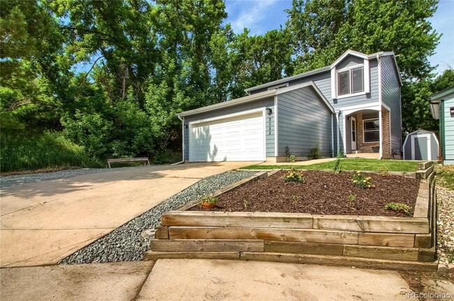 Building Photo - "Charming 3-Bed Home with Finished Basemen...