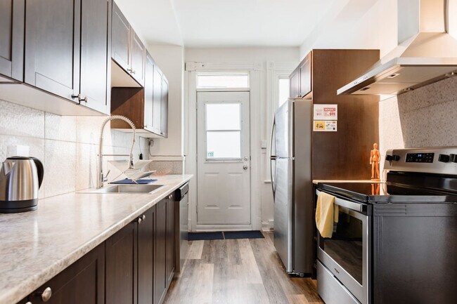 Photo - 4631 Rue Ontario E Unit ID1061577P