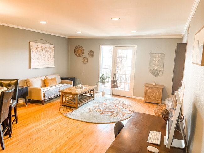 Photo - Room in Condo on E Hill Dr