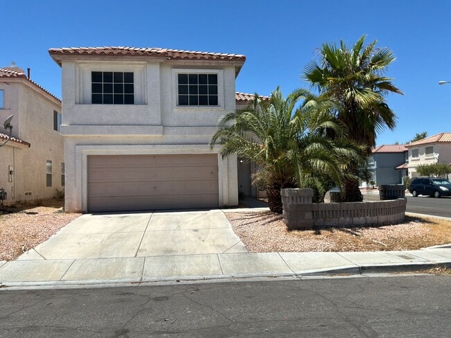 Building Photo - 2 Story 4 bedrooms 2.5 Bathrooms 2 car garage.