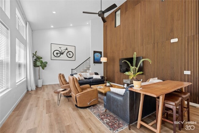 Building Photo - 5 Blandford Ln