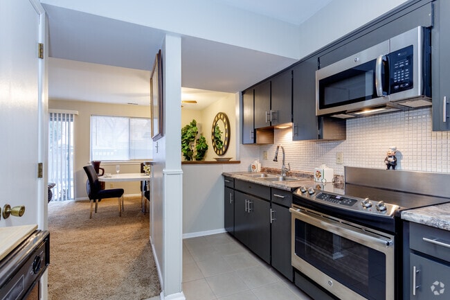 2HAB, 1.5BA - 825 ft²