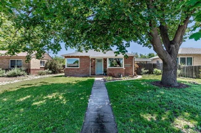 Photo - 3550 Magnolia St House