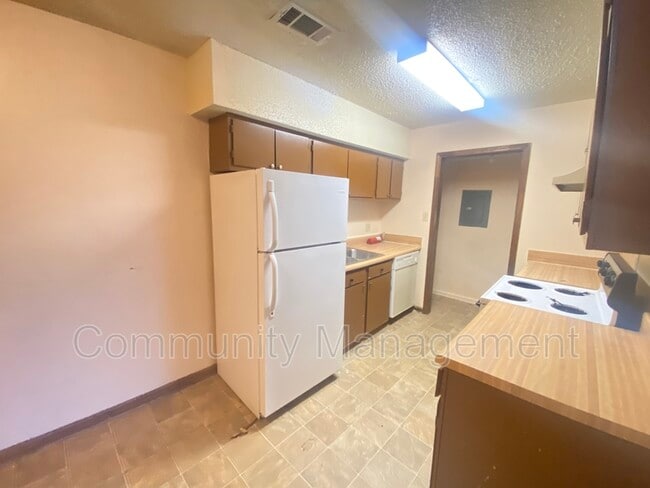 Building Photo - 5137 Weston St Rental