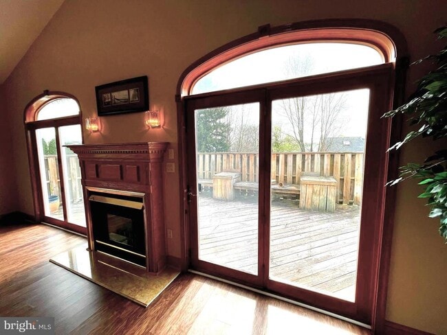 Photo - 712 E Macdade Blvd