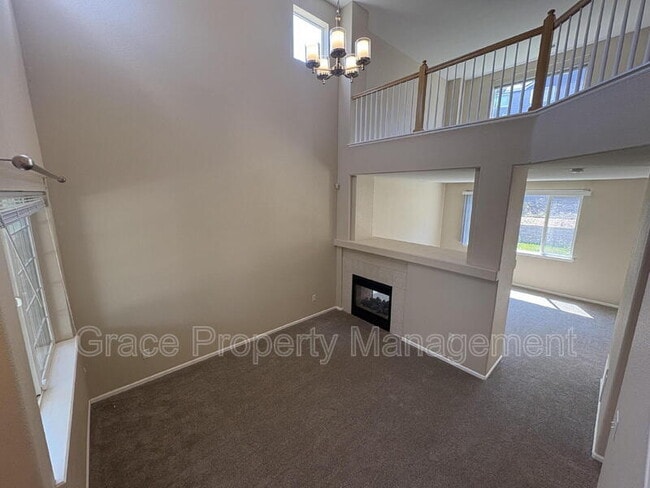 Photo - 910 Humboldt Way