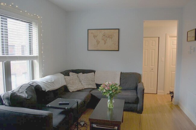 Photo - 903 W Cornelia Ave Unit 3N