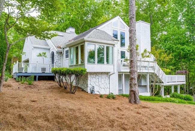 Building Photo - 4518 Club House Dr