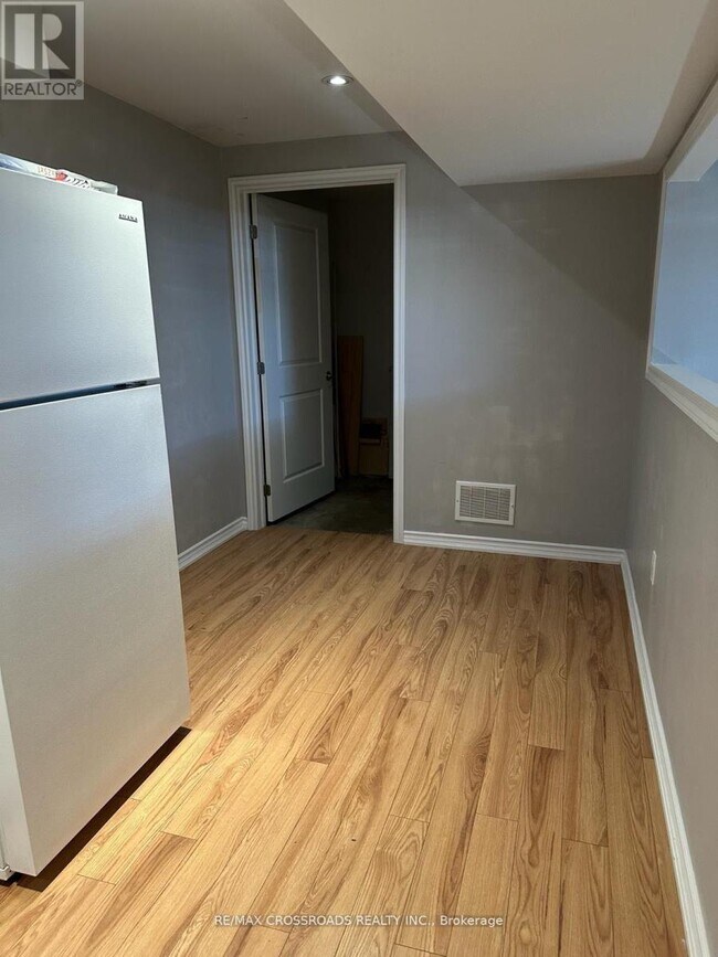 Photo - 89 Ottaway Ave