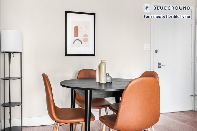 Photo - 745 S Bernardo Ave Unidad FL3-ID842